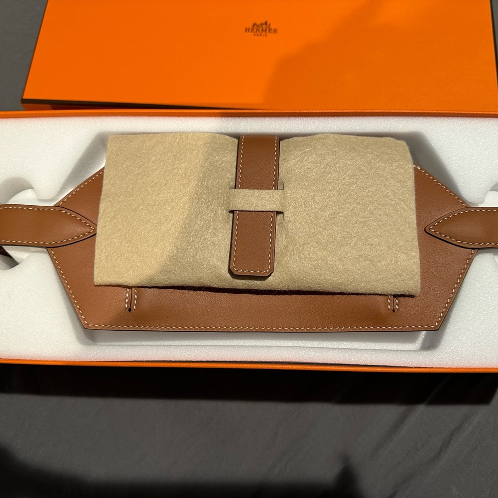 Brand New Hermes Elan 24 Belt Bag🤎 - Picture 4 of 16